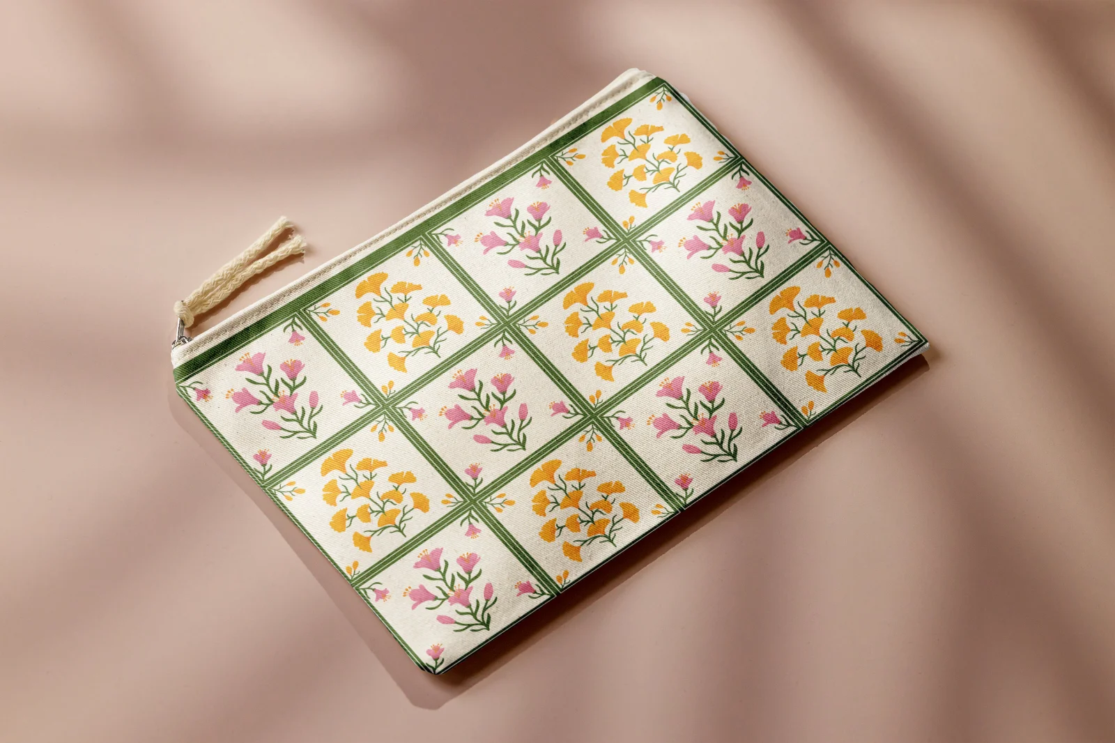 Zipped bag with floral pattern